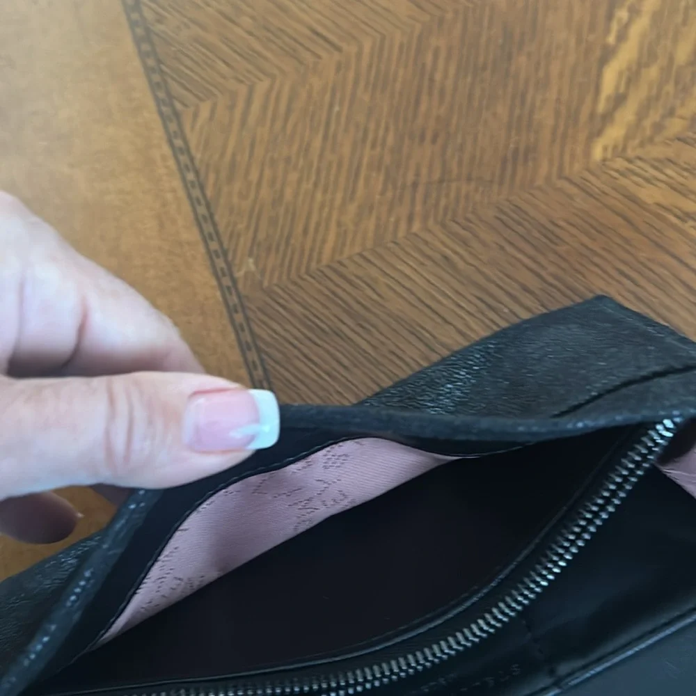 Never used Stella McCartney wallet in black with silver chain trim holds plenty - Picture 7 of 7